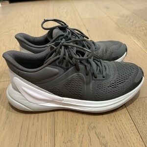 Lululemon blissfeel shoes I in asphalt gray size 6